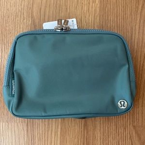 ❤️ Lululemon Large Everywhere Bag 2L in Tidewater Teal NWT